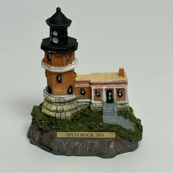 Split Rock MN Lighthouse Collectible Figurine 3 in Tall - Picture 1 of 9